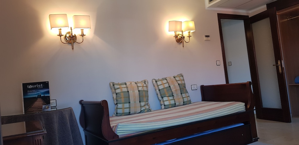 Gran Hotel Paraiso 49/65