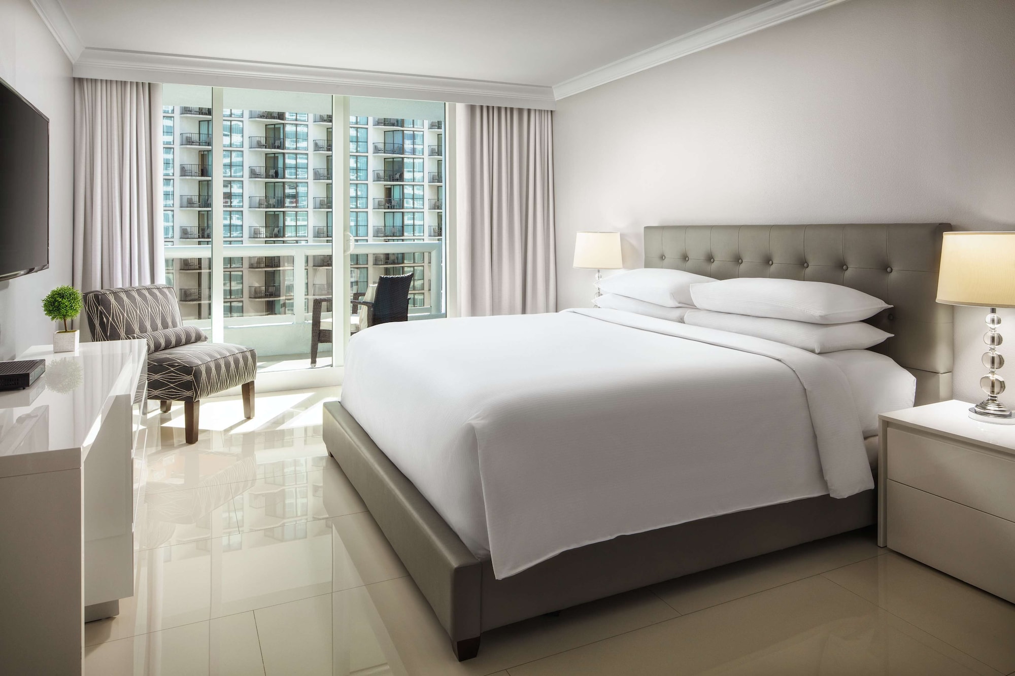 1 BEDROOM, CONDO, KITCHEN