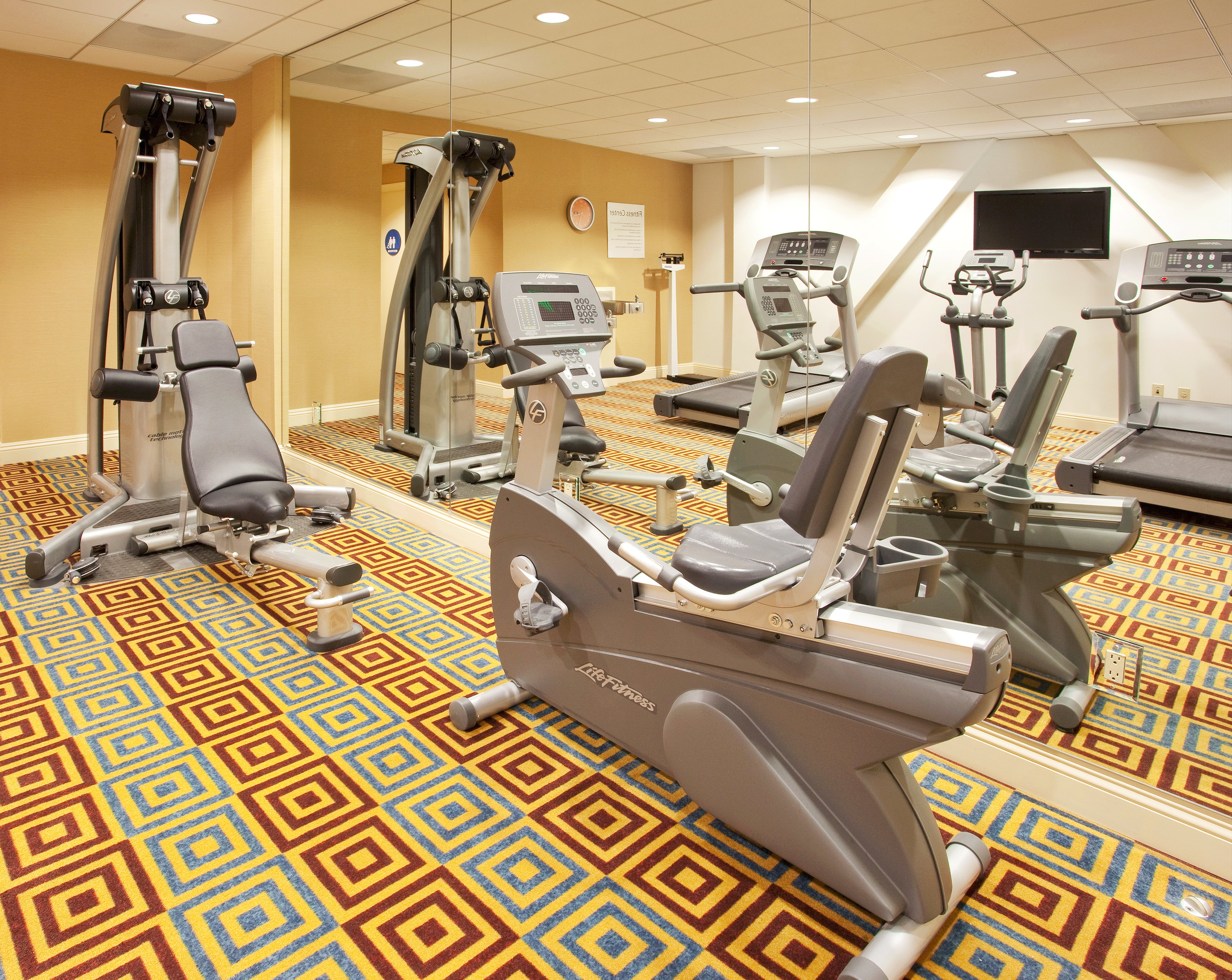 Holiday Inn Express Hotel Suites Santa Cruz 50/72