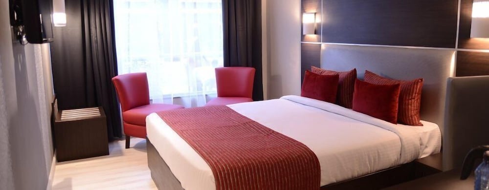 Cloud Hotel & Suites 11/37