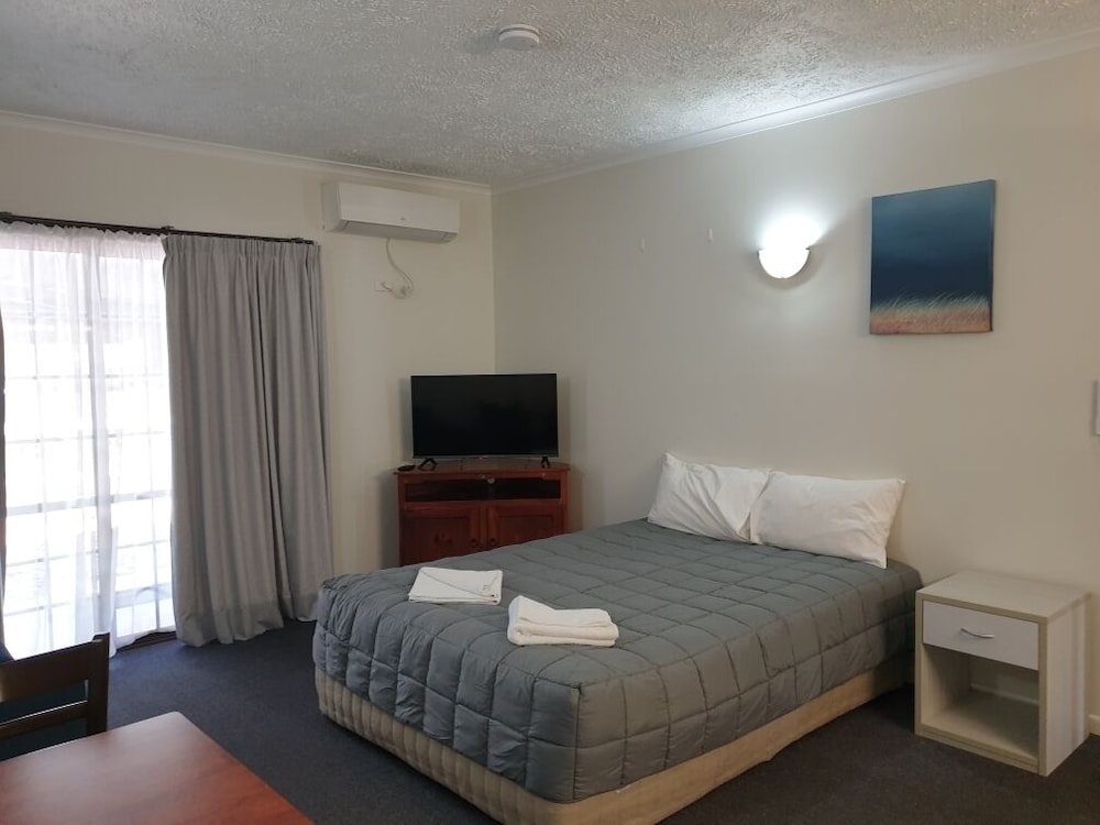 Shakespeare Motel 29/50