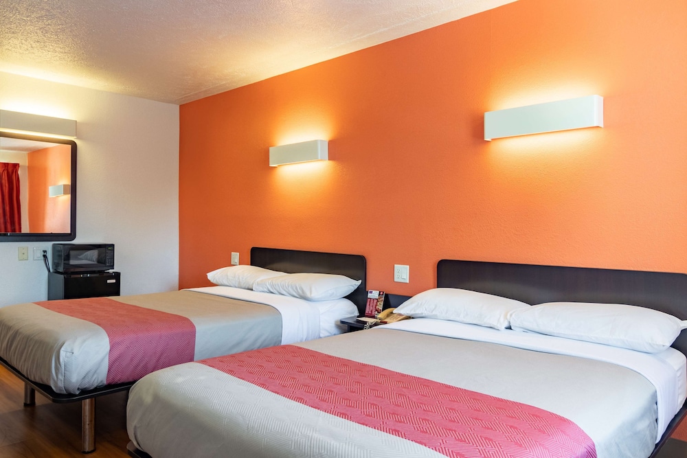 Motel6 Youngstown, OH 7/31
