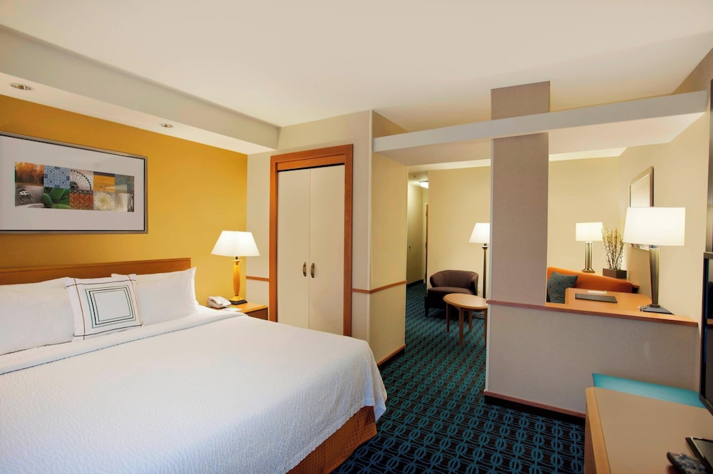 Suite, King Bed, Sofa