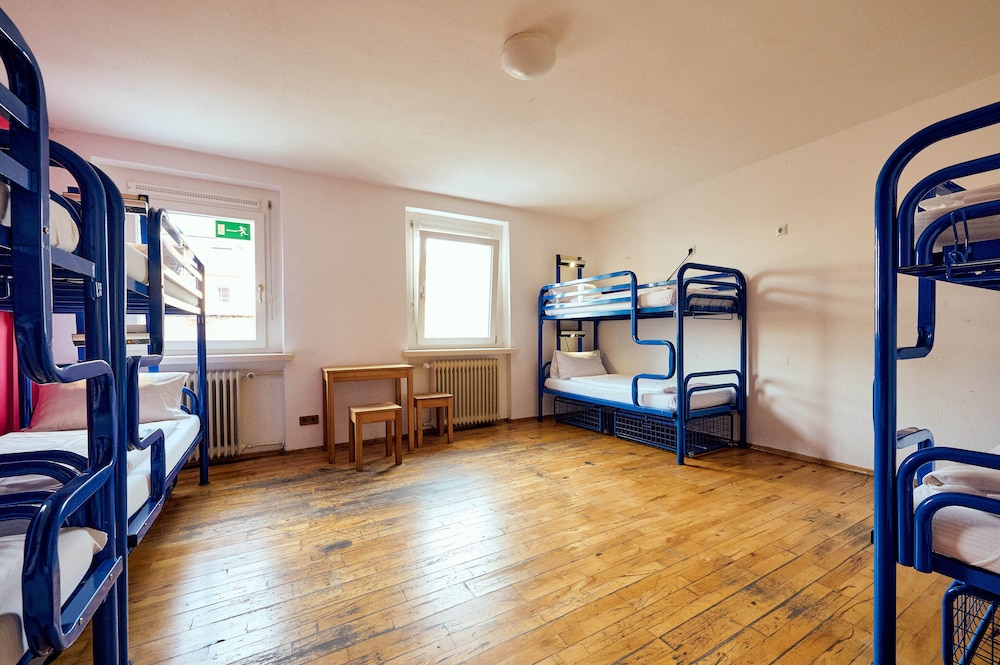 The 4 You Hostel Hotel 55/58