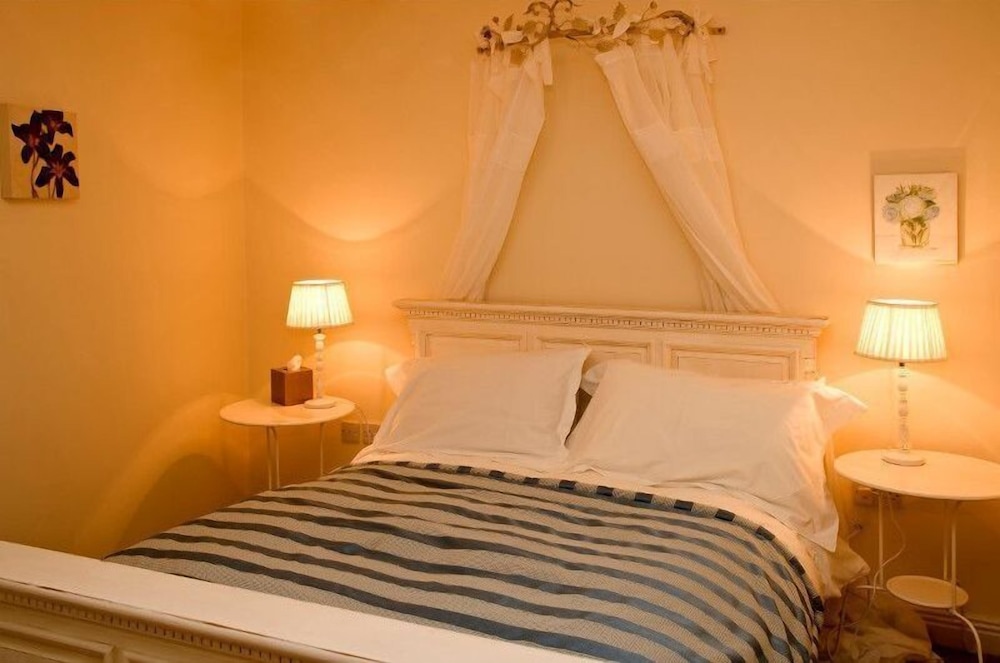 STEP HOUSE HOTEL 13/32