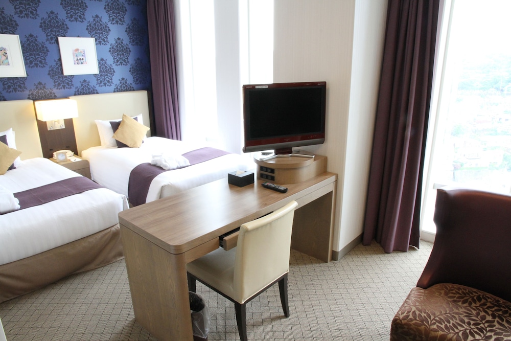 MERCURE YOKOSUKA 31/70