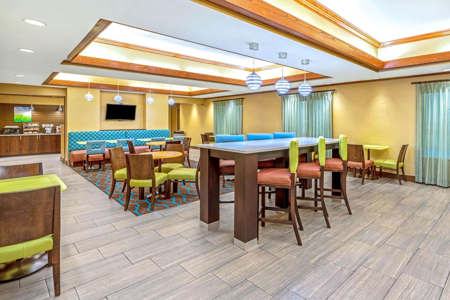 La Quinta Inn & Suites by Wyndham Midwest City - Tinker AFB 8/14