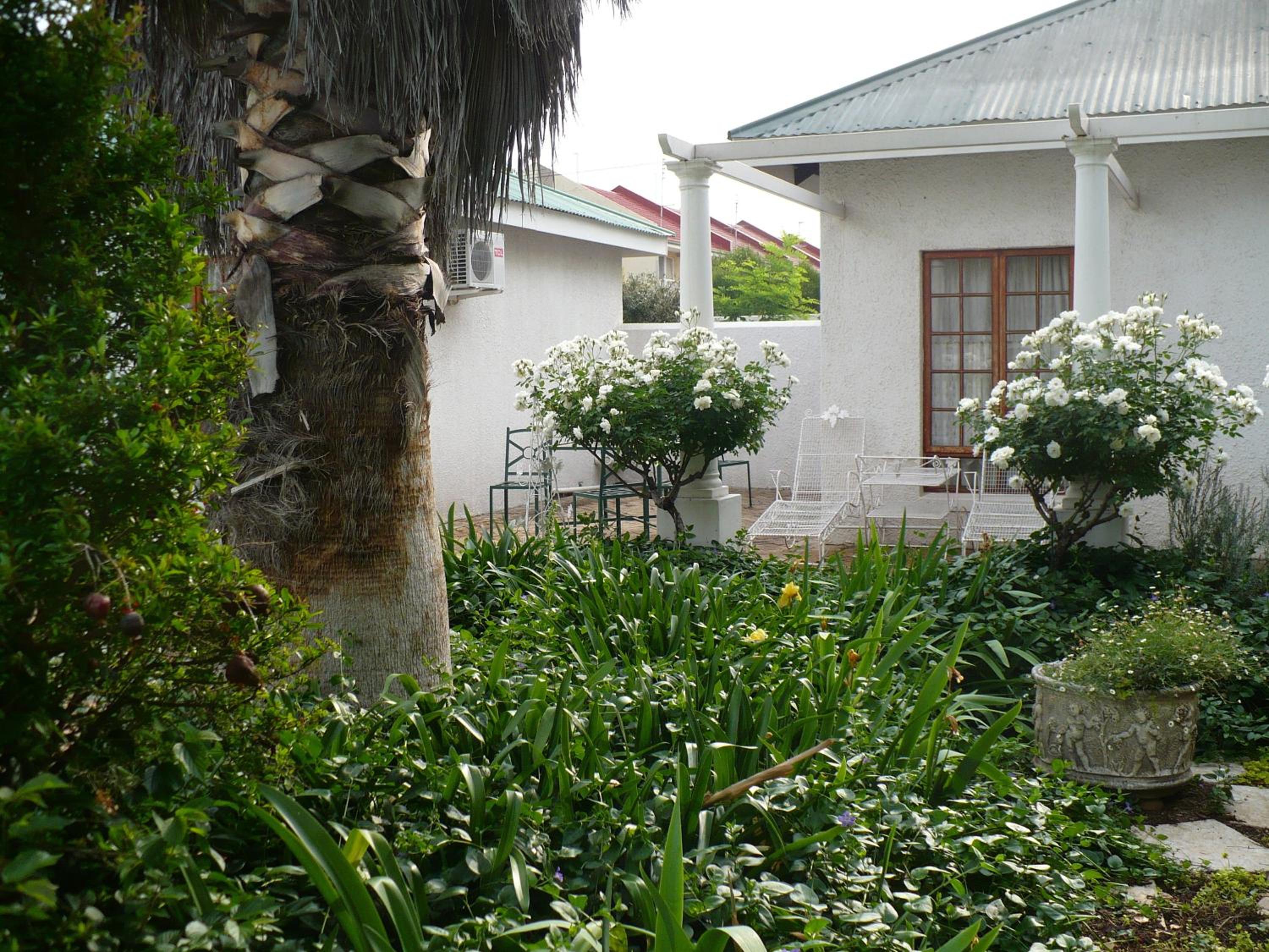 A Tapestry Garden Guest House 27/36