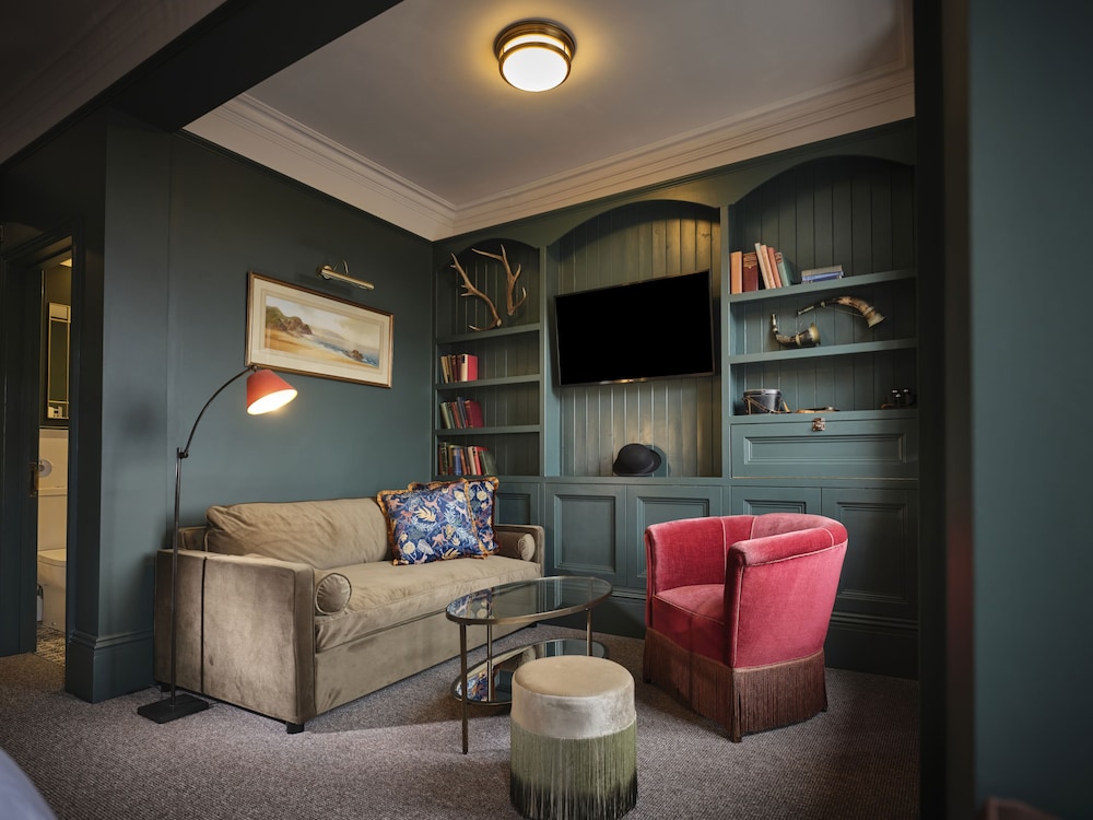 The Bath Hotel 38/61