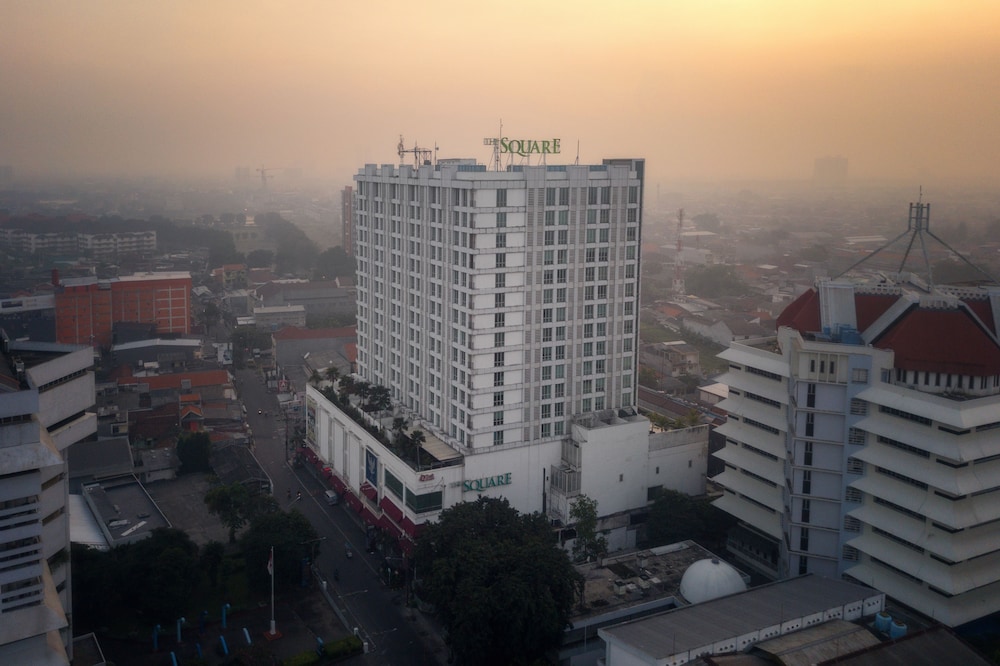 The Square Surabaya 2/68