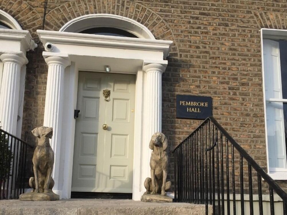 Pembroke Hall 4/50