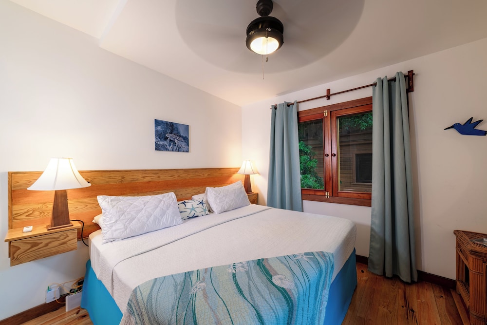 2 BEDROOMS, SUPERIOR, HOUSE, PARTIAL OCEAN VIEW