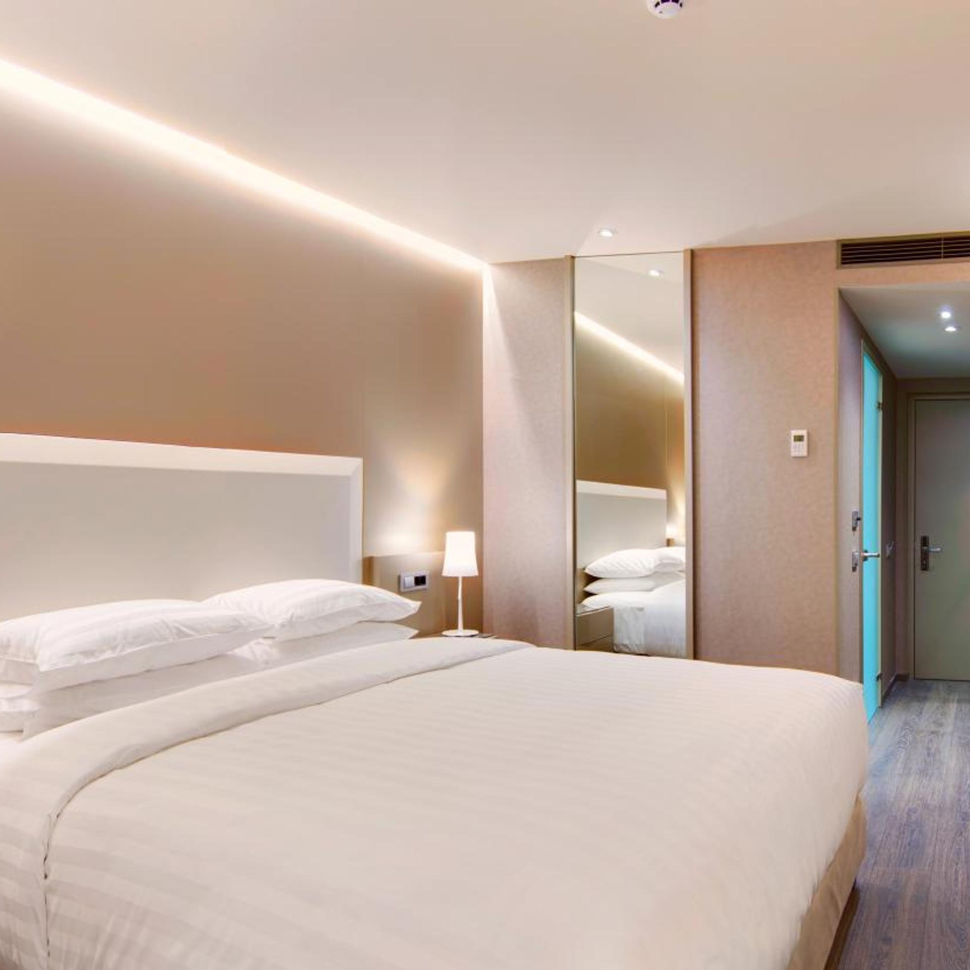 Room, Double Bed, City View