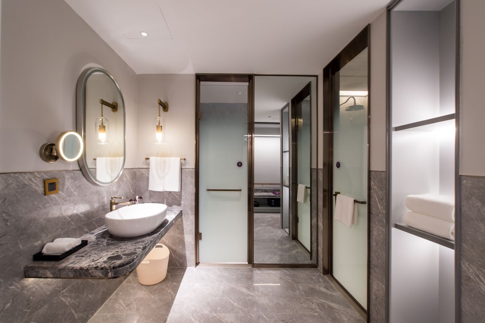 Mercure Changchun Hengxing 44/46