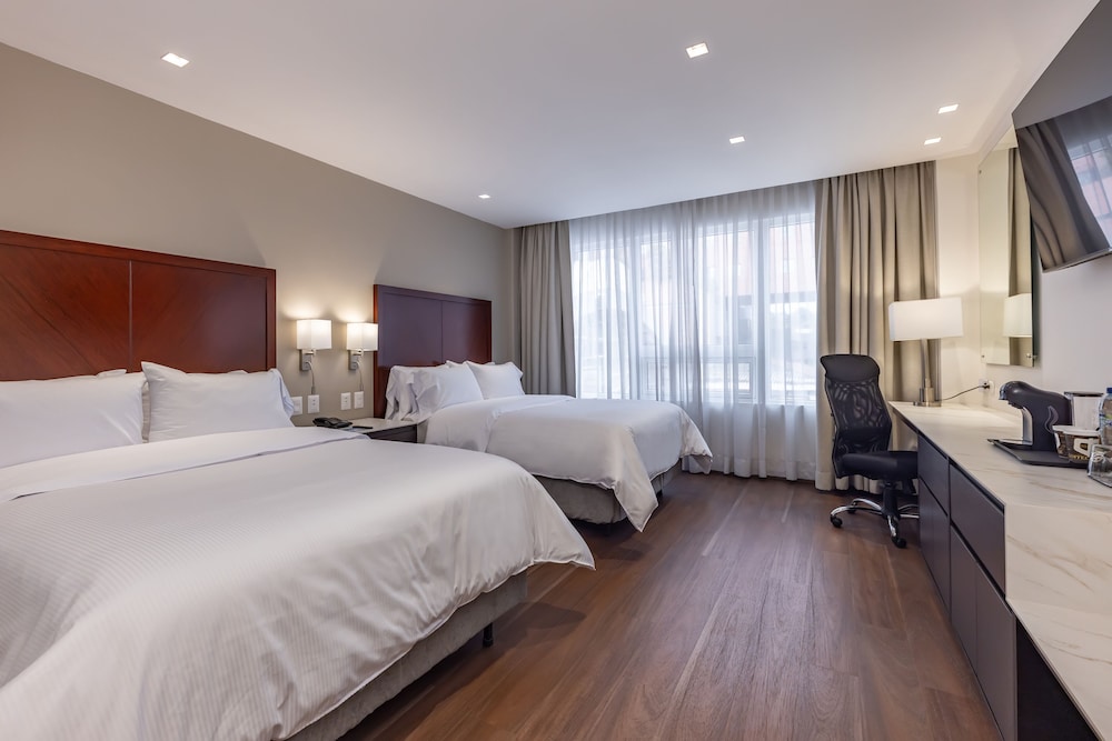 DELUXE, DOUBLE BED