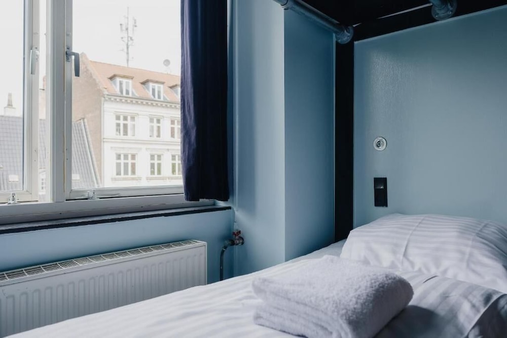 ROOM, TWIN BEDS, PRIVATE BATHROOM