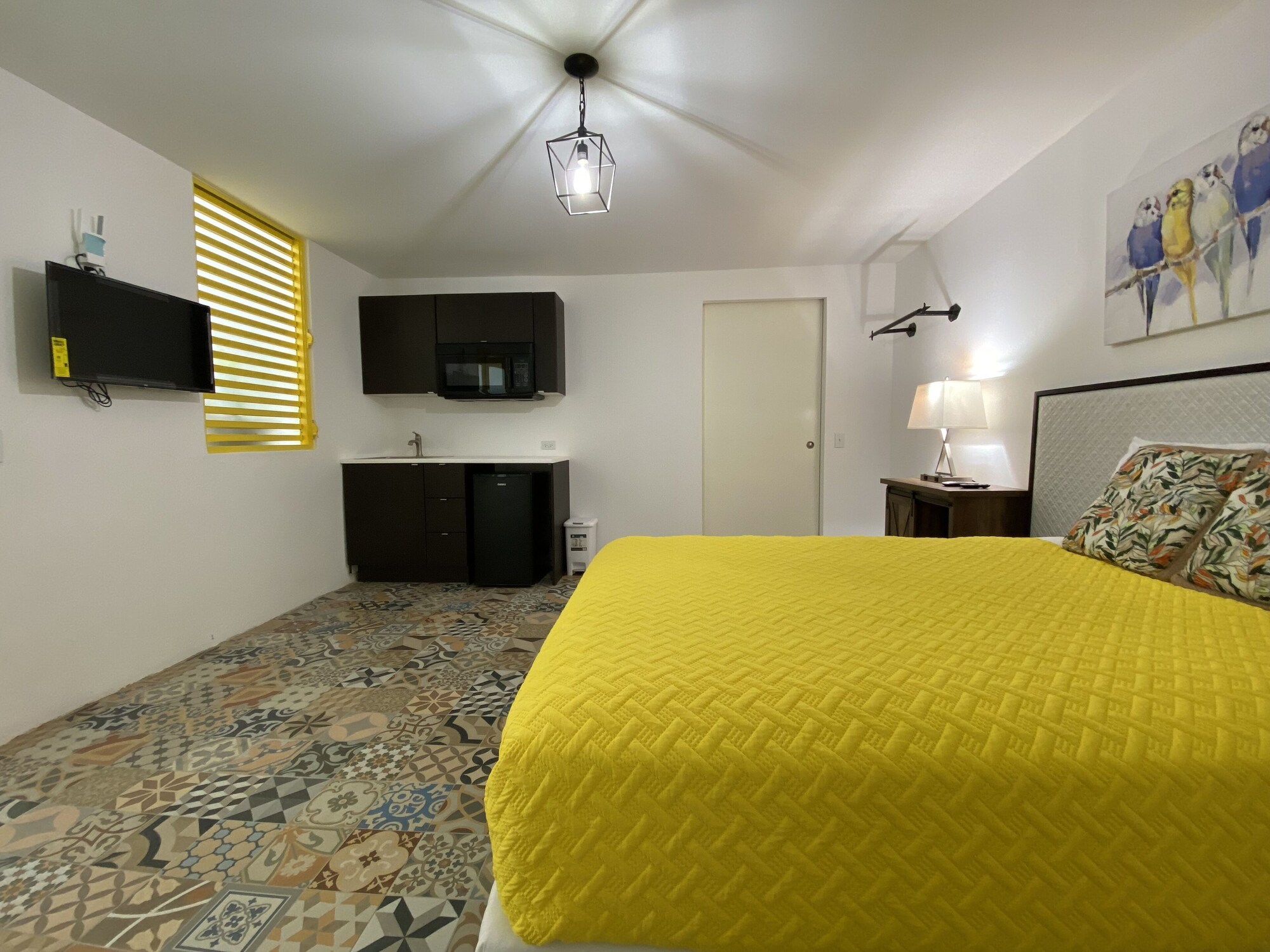 ROOM, QUEEN BED, ACCESSIBLE