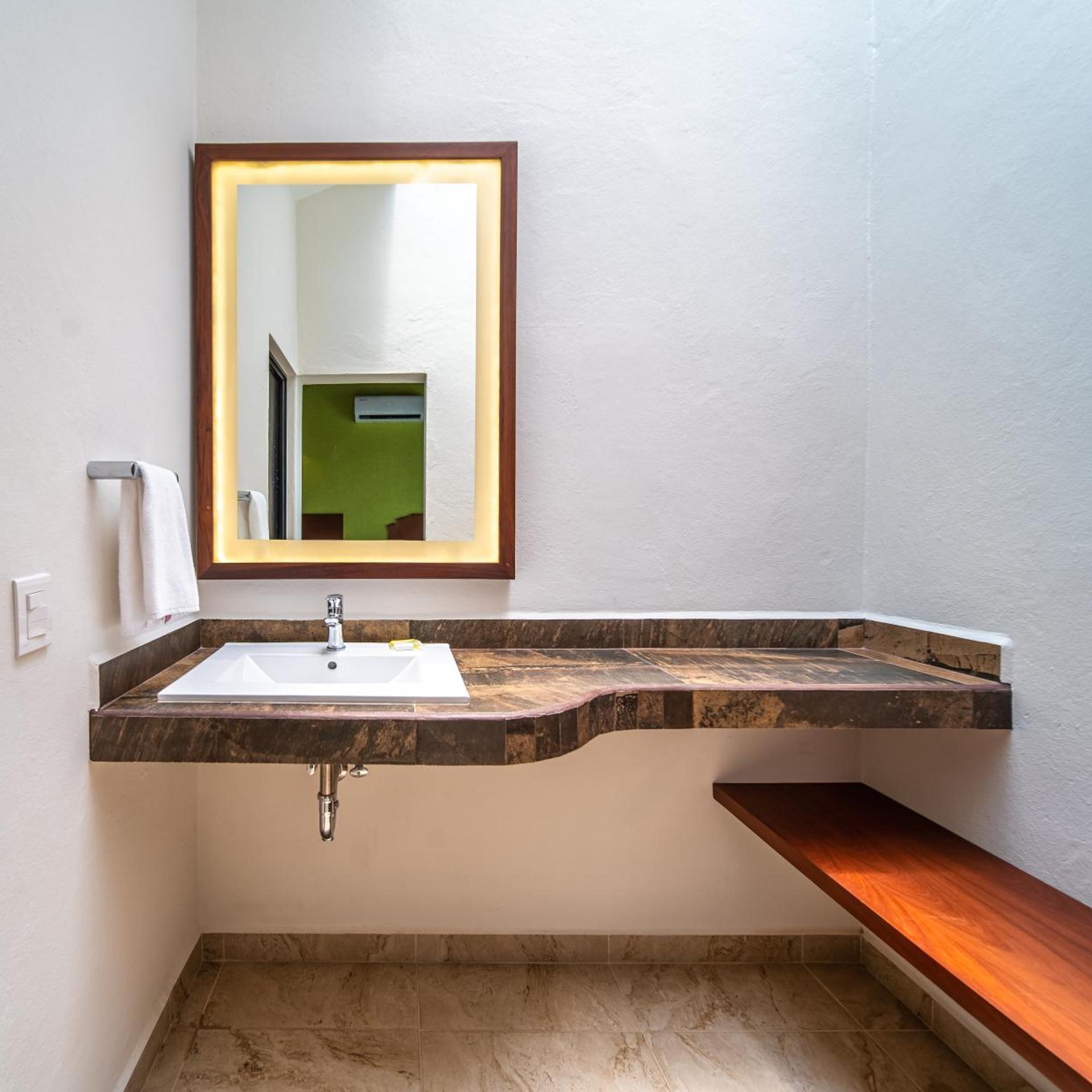غرفة بسرير مزدوج يُسمح فيها بالحيوانات الأليفة، Villas Coral Huatulco 2/2