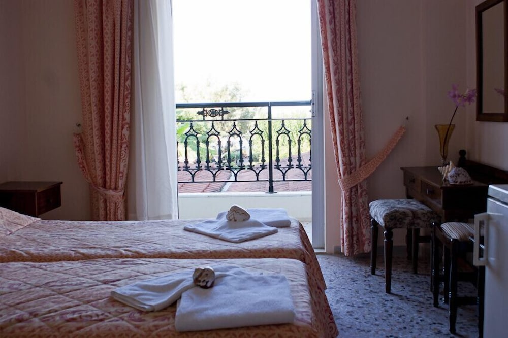 Anetis Beach Hotel 11/50