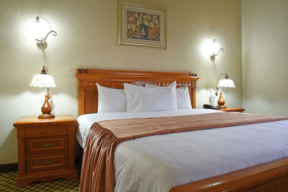 Imperial Royale Hotel 14/66