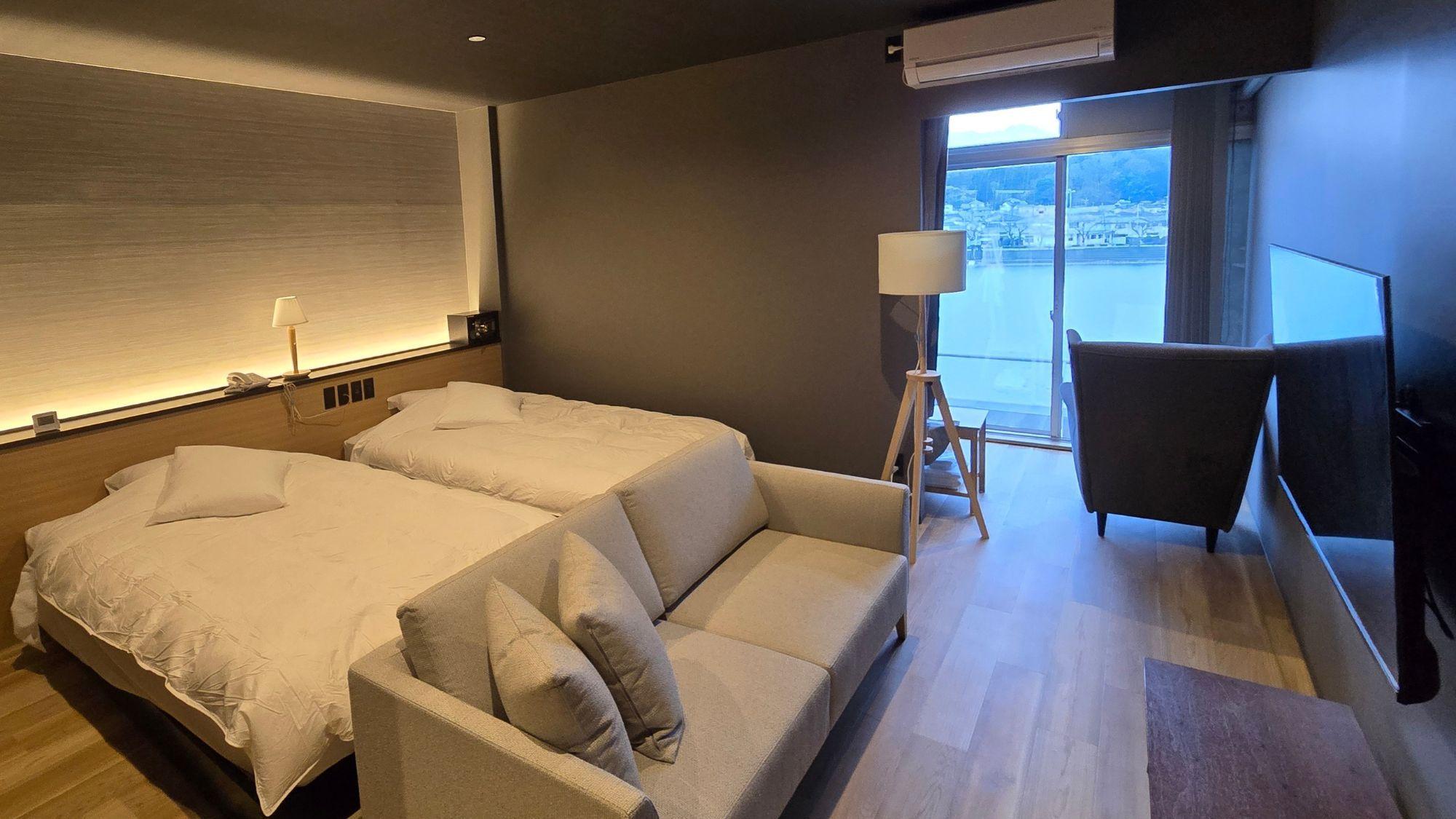 Premium, Twin Beds, Panoramic Riverside, River View