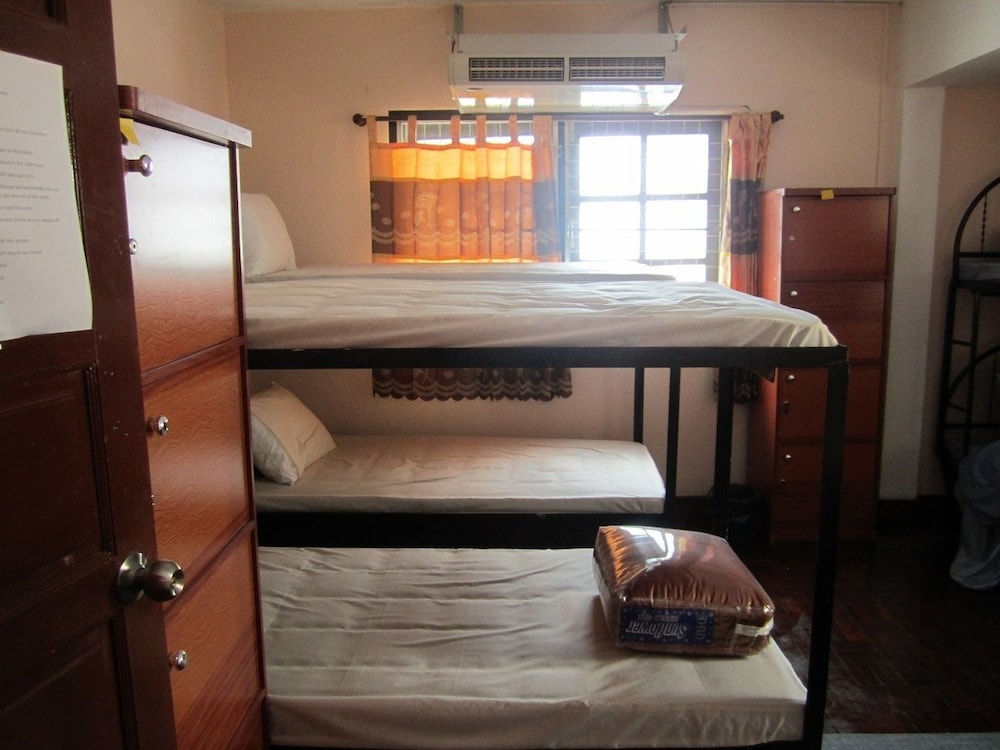 Dutch Guesthouse 11/29