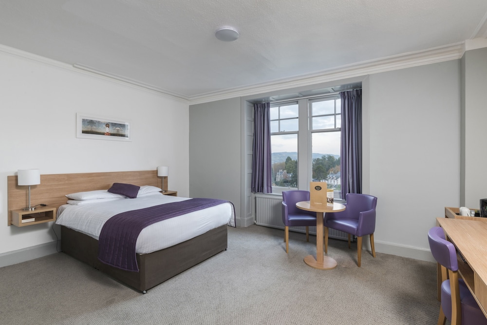 Highland Hotel 15/50
