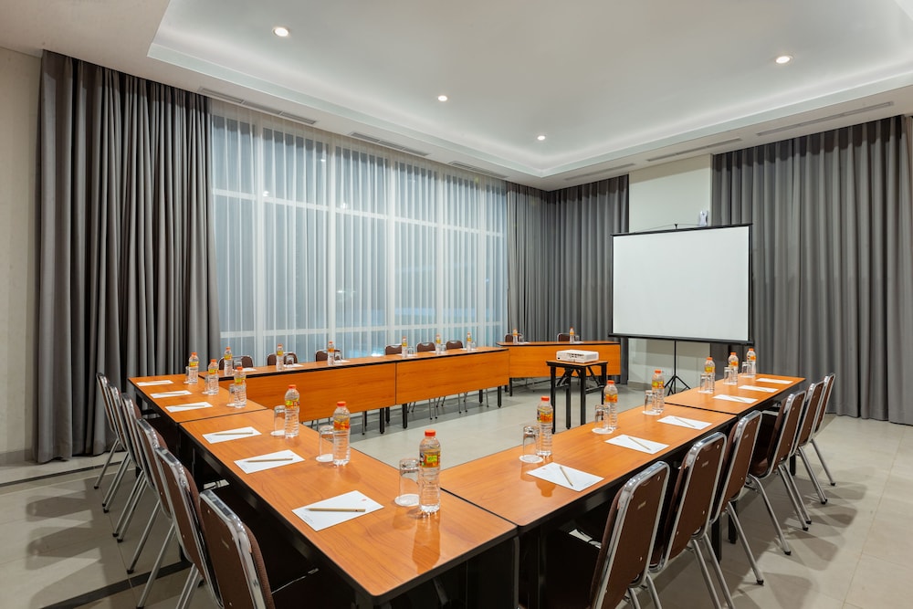 Amaris Slipi Jakarta 21/27