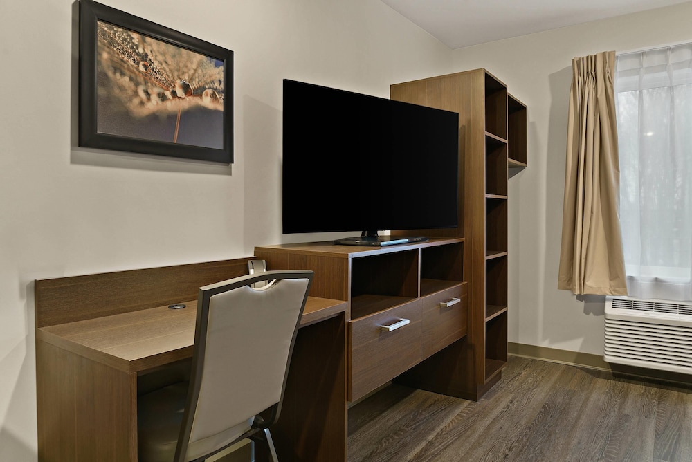 WoodSpring Suites East Lansing - University Area 35/50