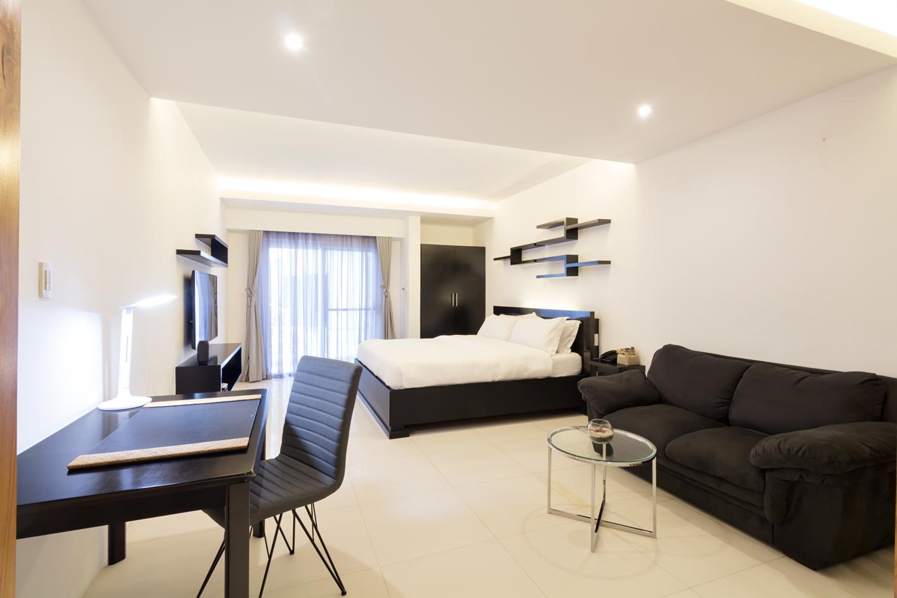 Executive, Suite, Jetted Tub