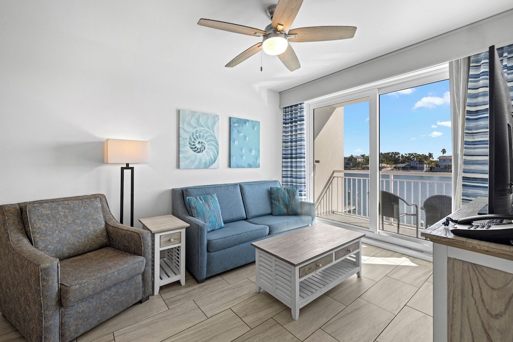 Provident Oceana Beachfront Suites 48/77