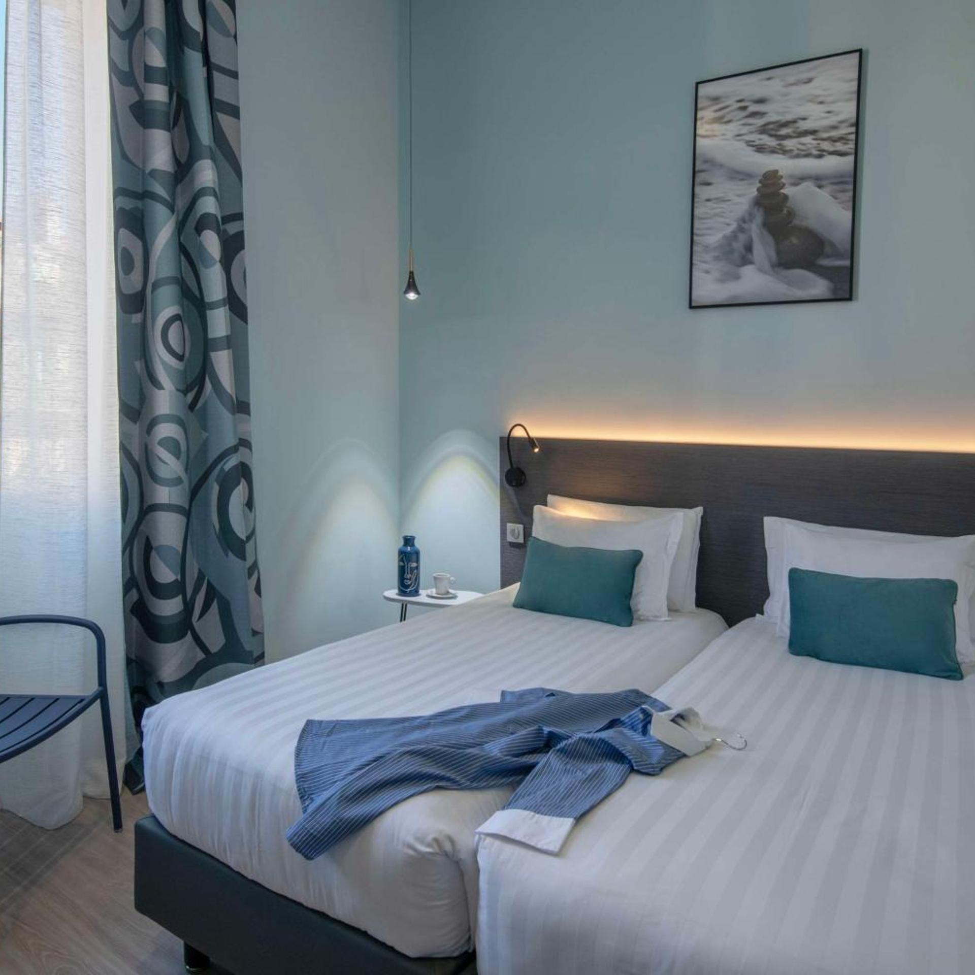 Superior, Single Bed, City View