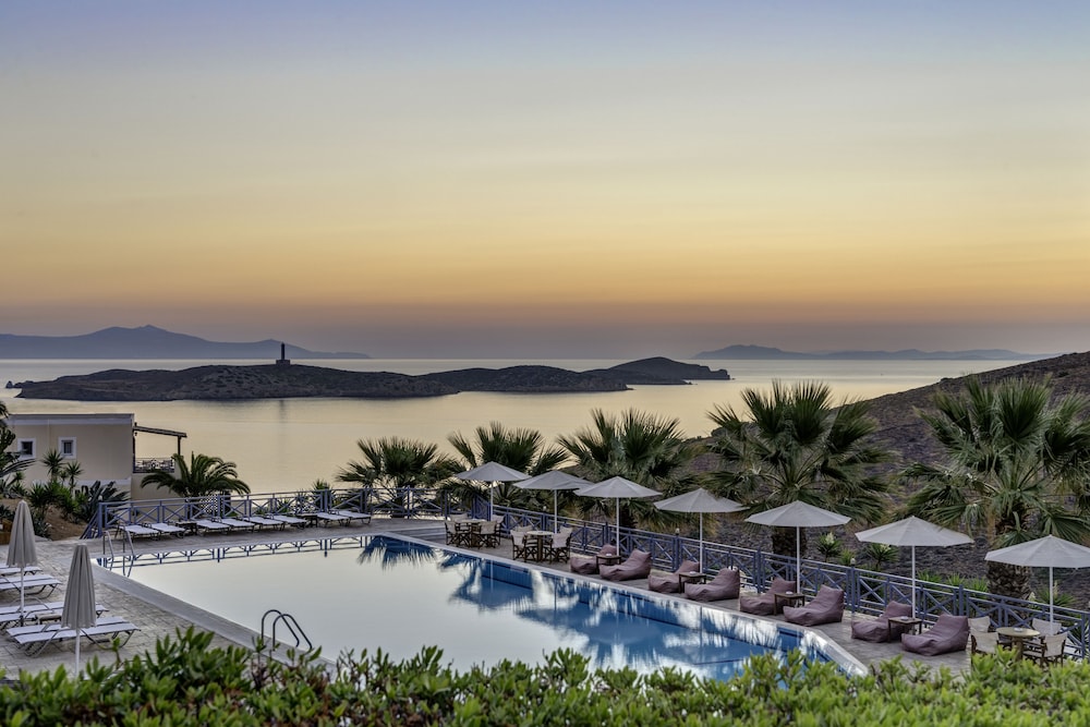 Sunrise Beach Suites 35/50
