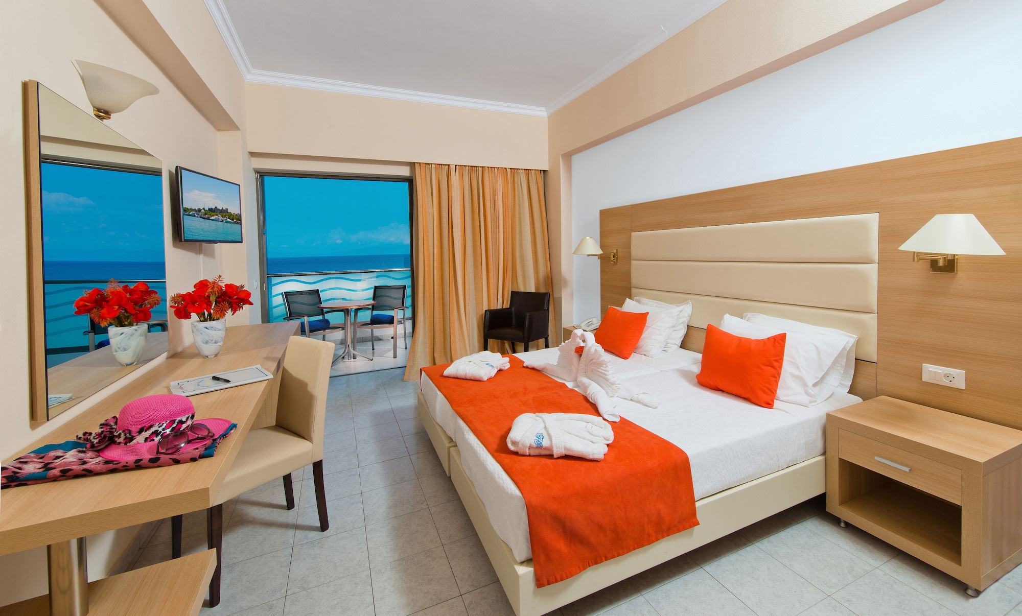 Standard, Double Bed, Partial Sea View