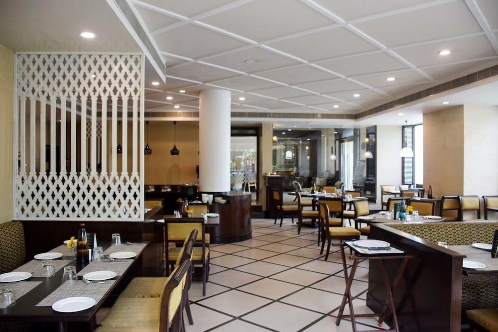 La Place Sarovar Portico Lucknow 31/55
