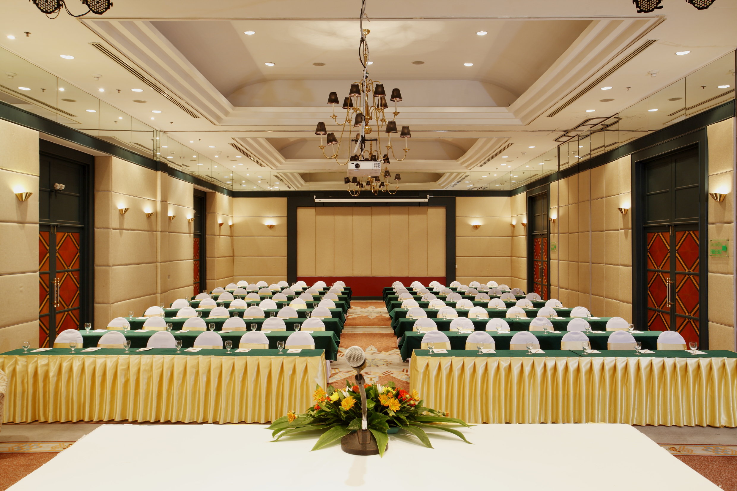 Centara Hotel Hat Yai 61/79