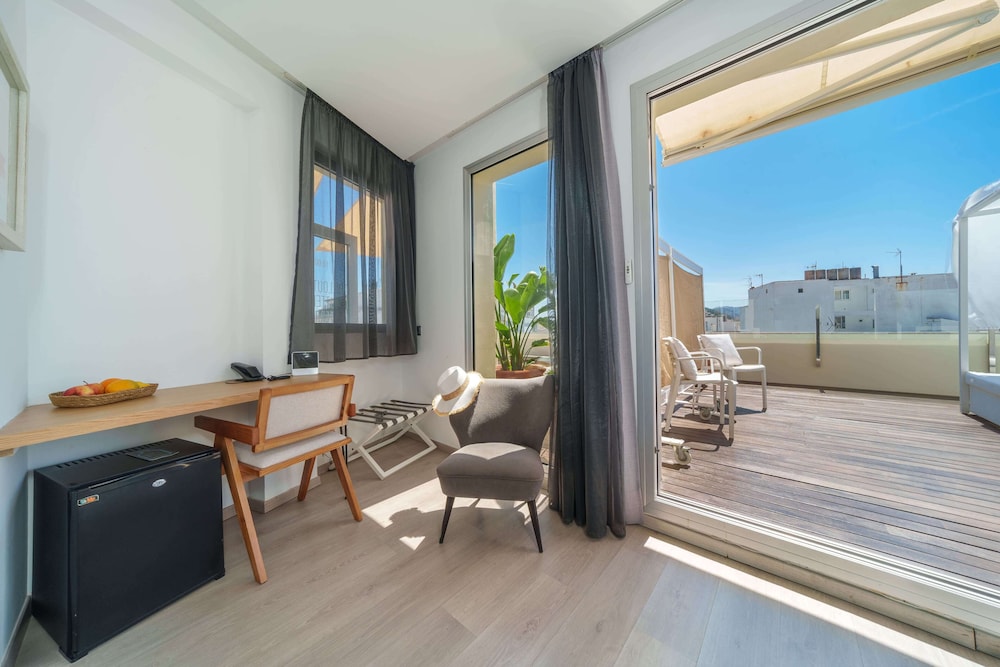 Mar Calma Hotel 47/59