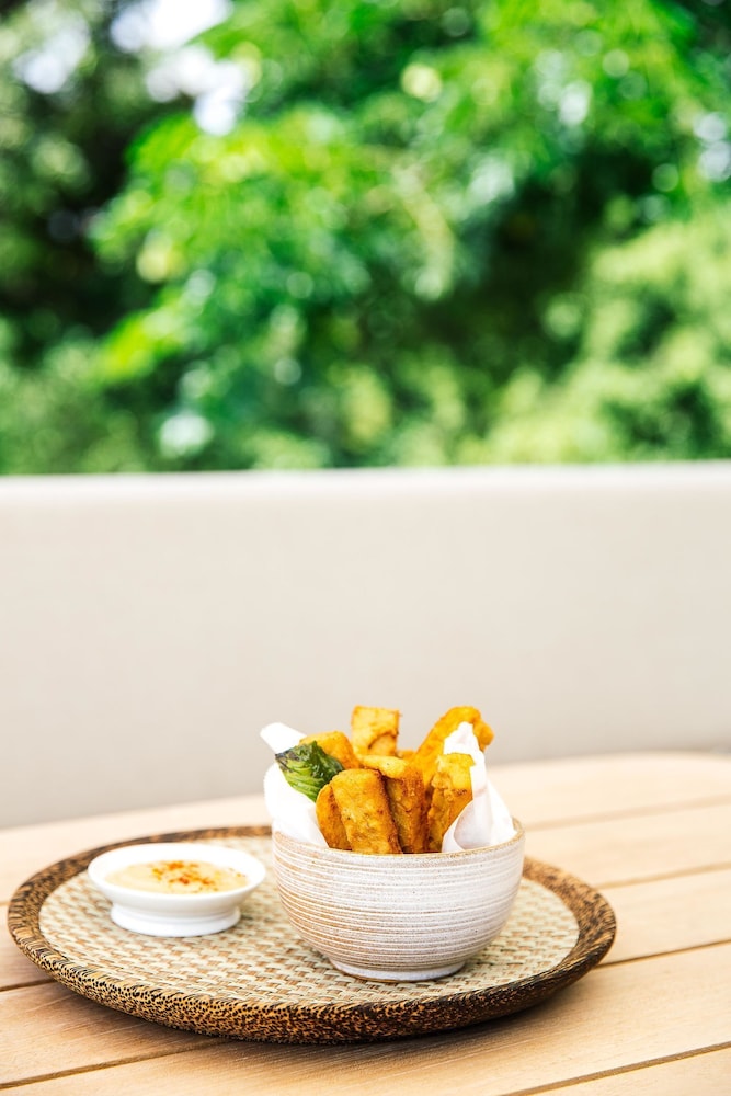 Treeline Urban Resort 35/48