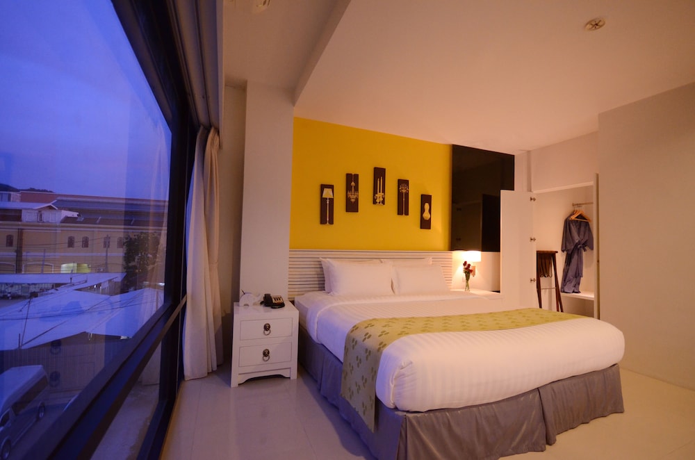 The Lantern Resorts Patong Phuket 26/71
