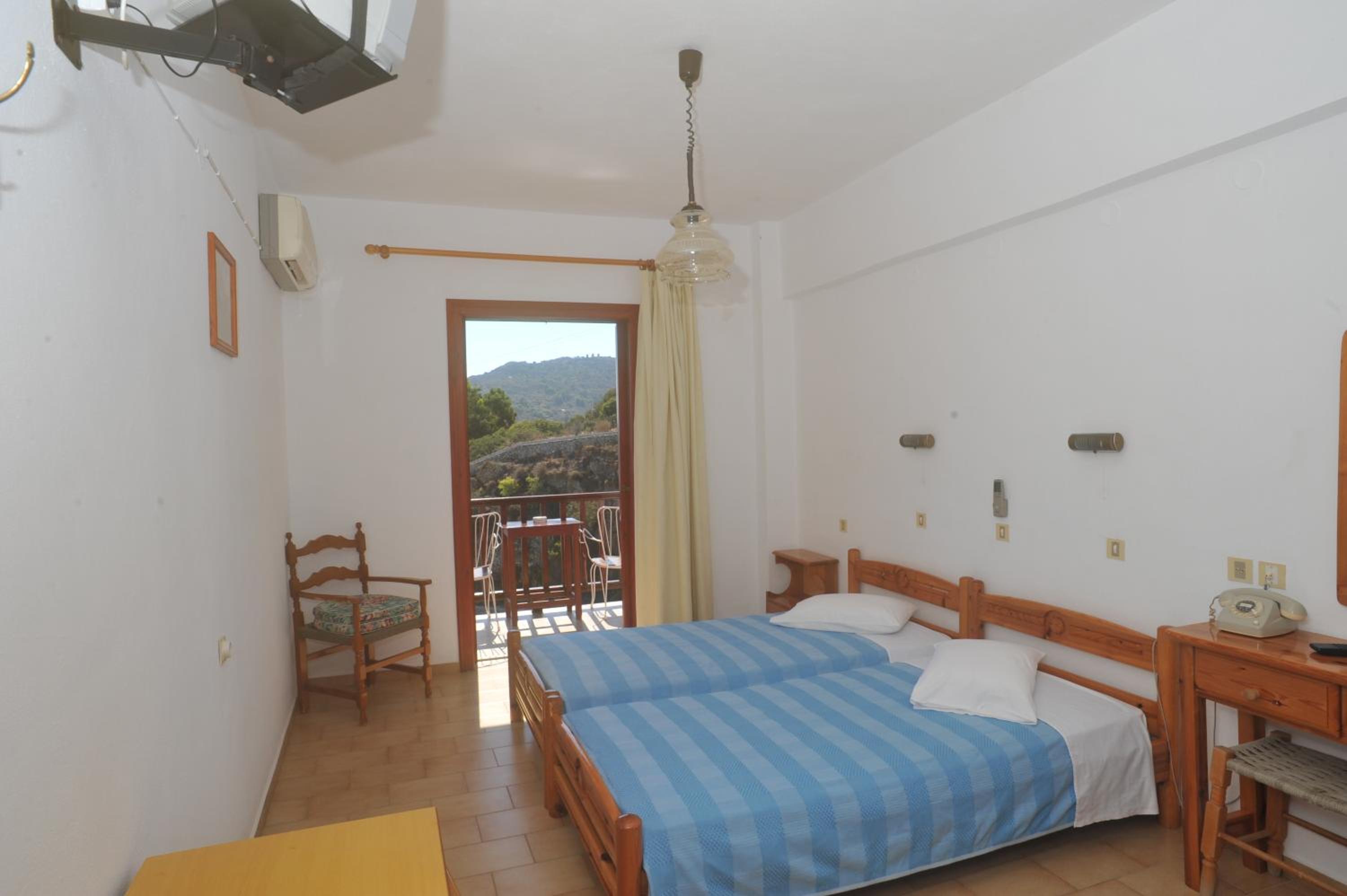 Casteli Hotel 9/49