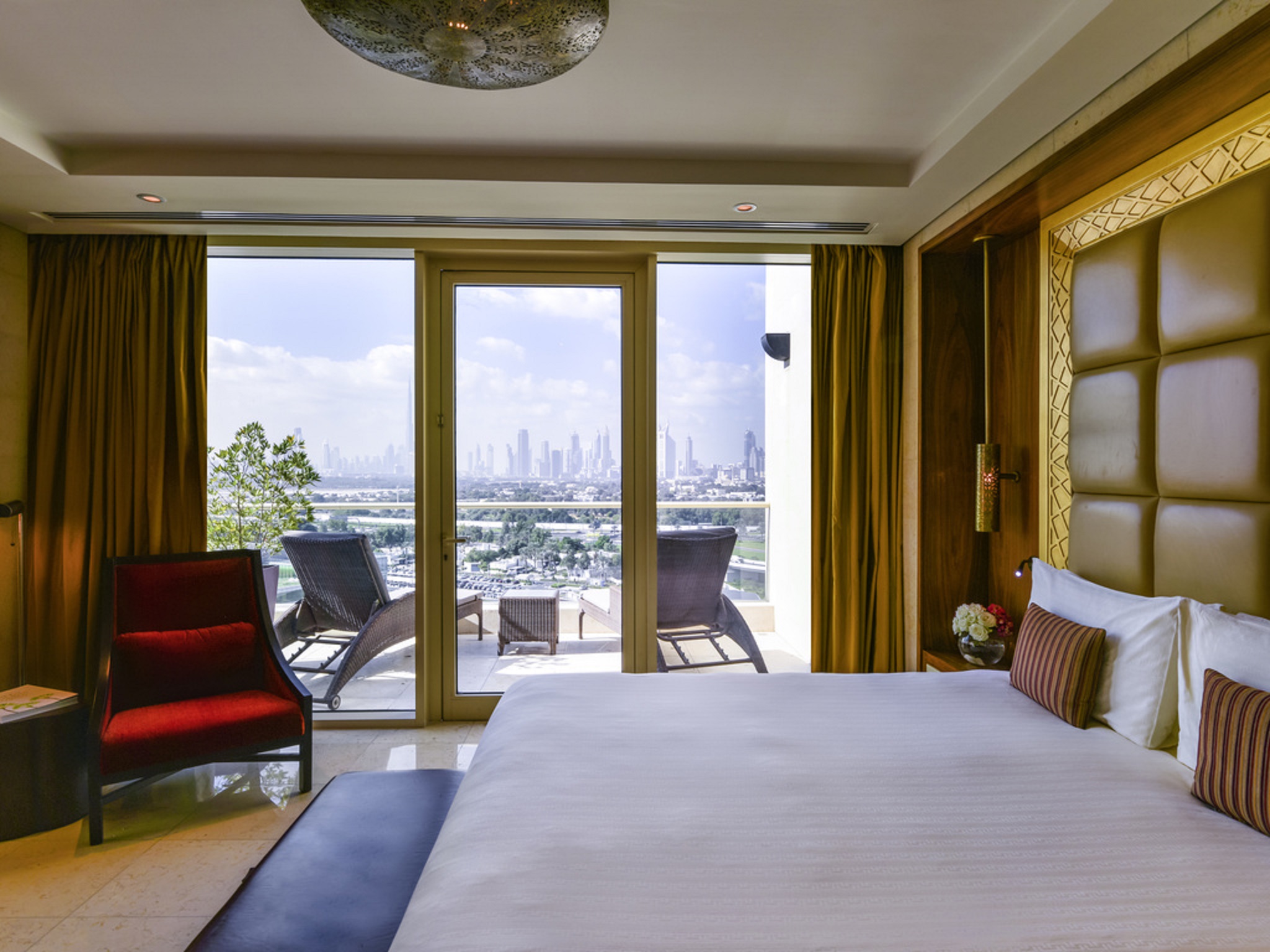 Landmark, Suite