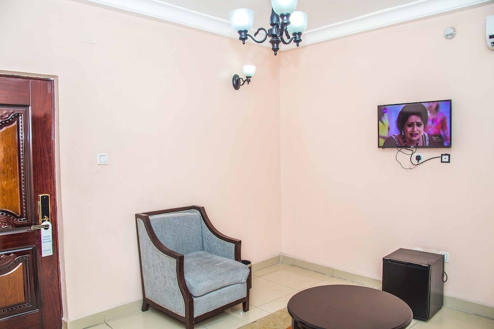 Royal Crest Hotel & Suites 29/50