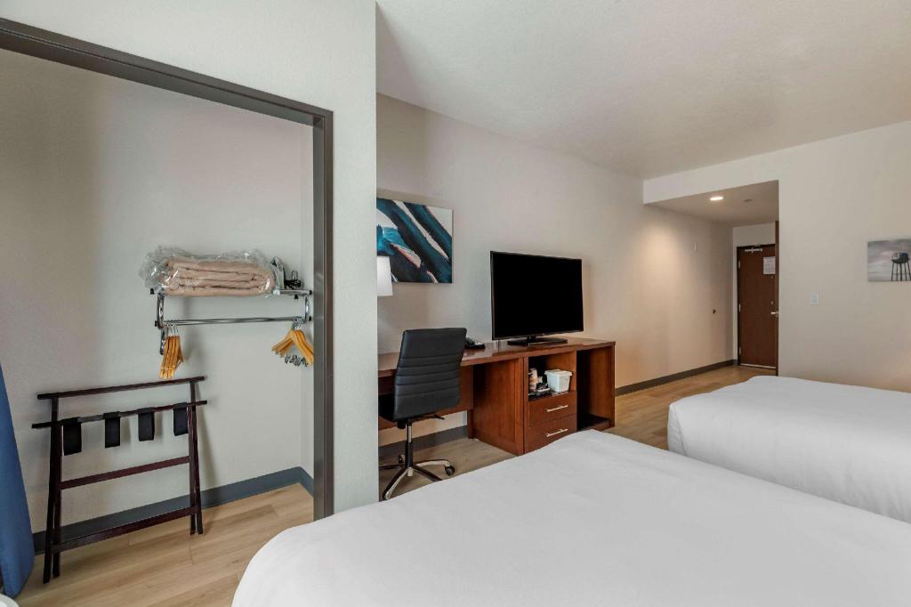 UPGRADE, SUITE, 2 QUEEN BEDS