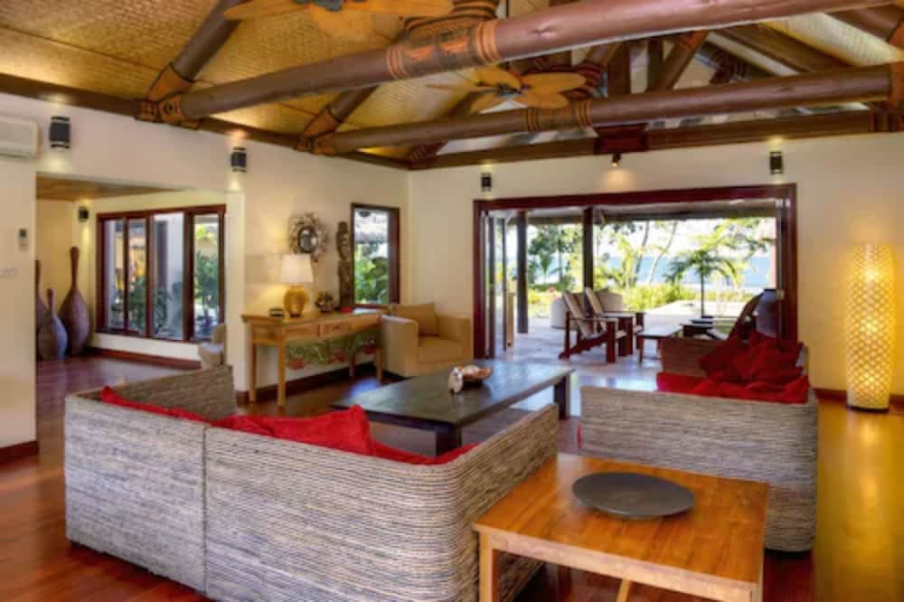 Nanuku Auberge Resort 40/65