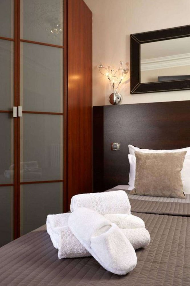 Hotel Le Twelve 33/50