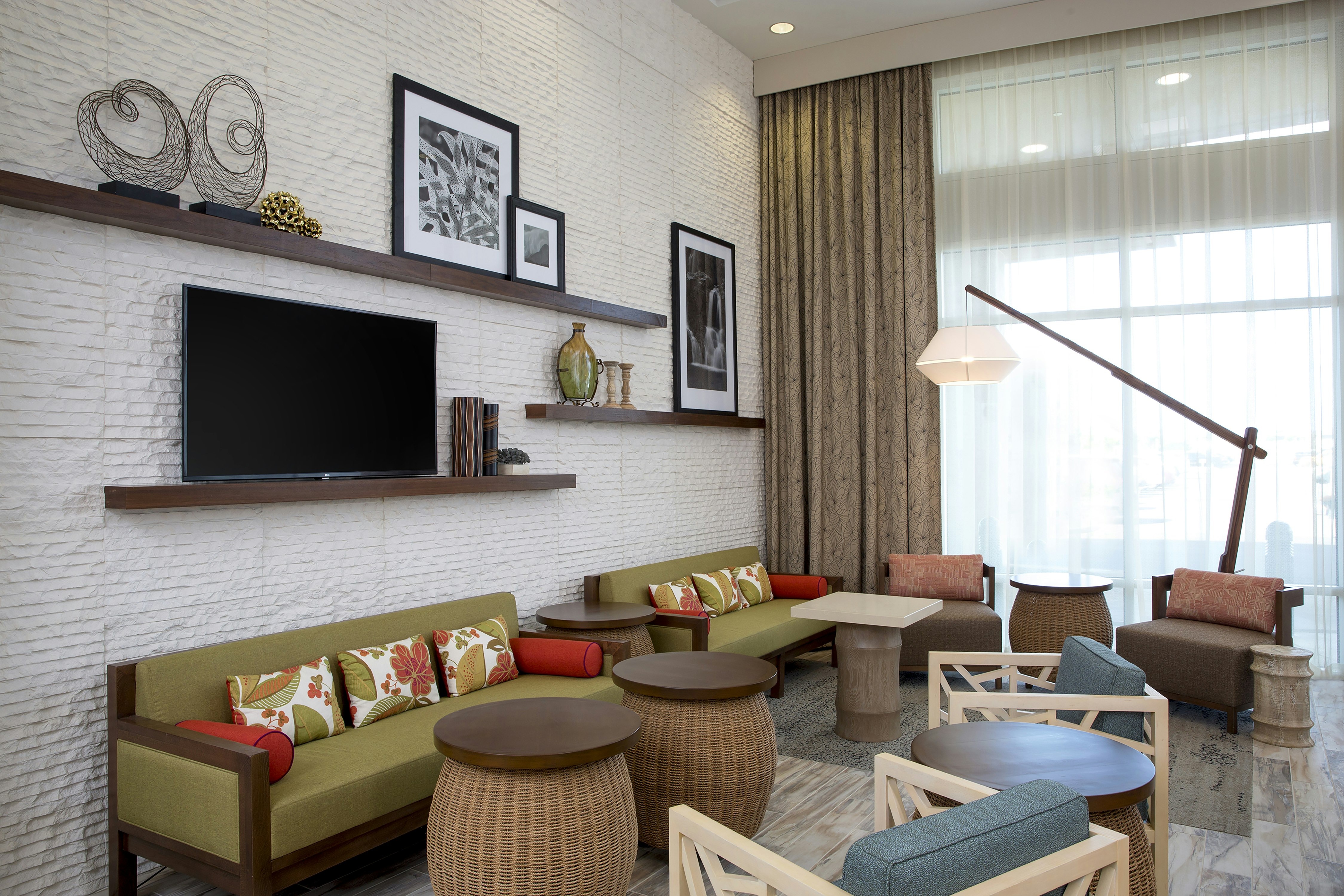 Hampton Inn & Suites Oahu Kapolei 9/14