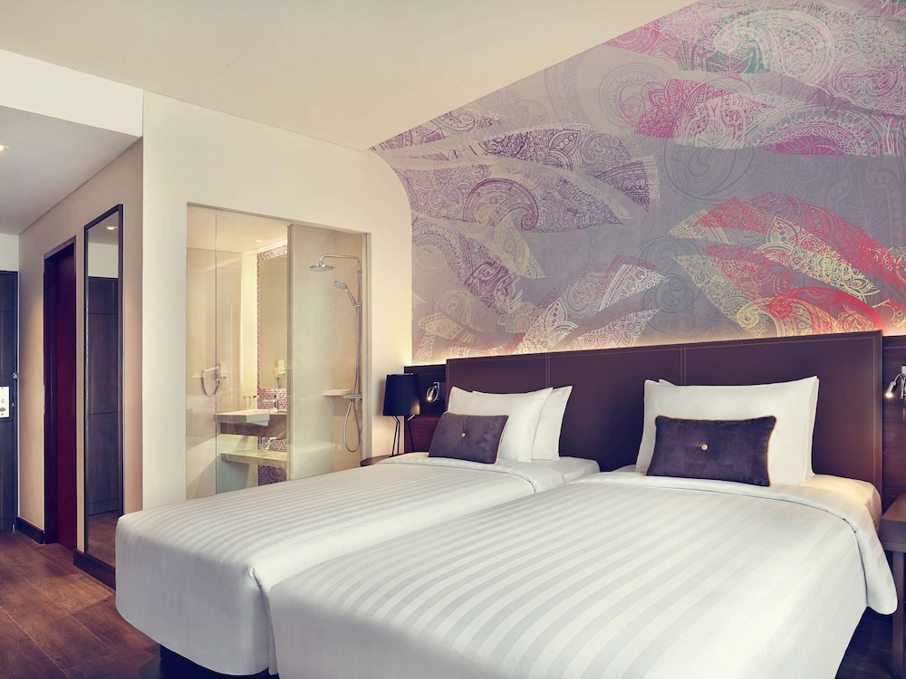 Mercure Karawang 15/66