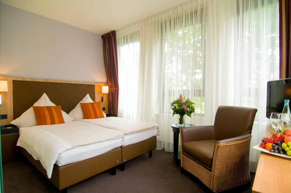 BUSINESS, TWIN BEDS