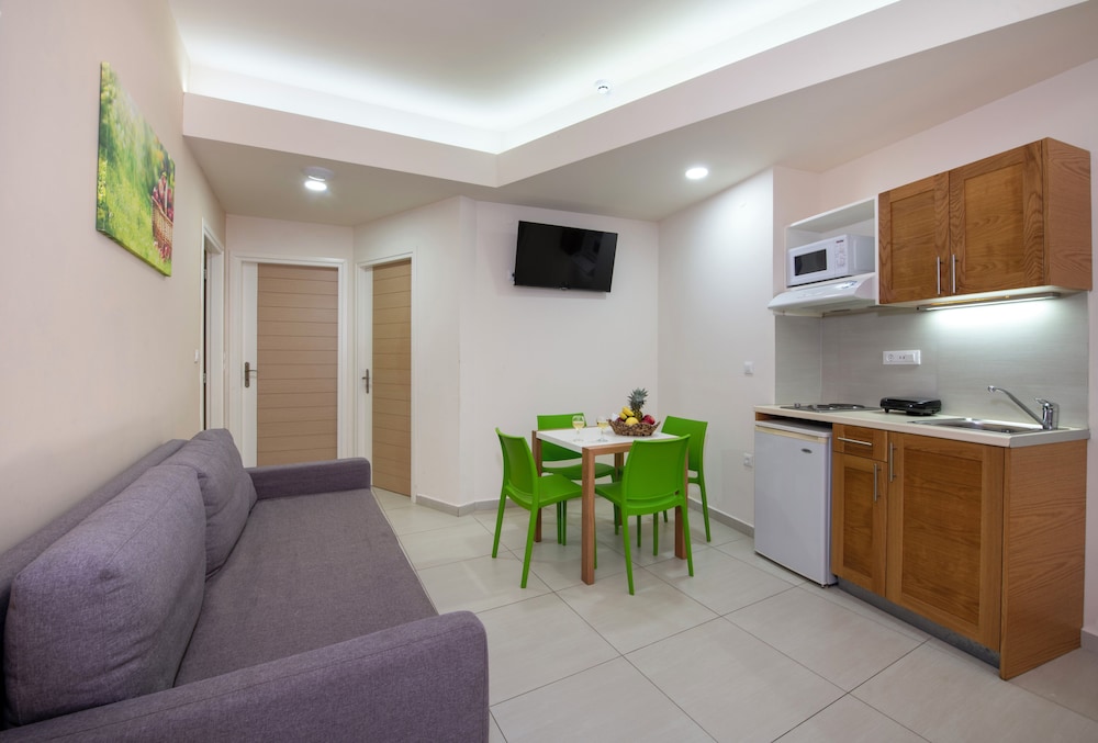Atrion Resort Hotel 25/45