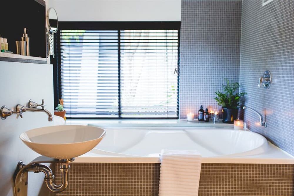 EMPIRE SPA RETREAT 47/49